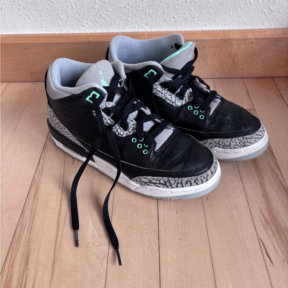 Jordan Kids Black and Gray Sneakers with Mint Accents